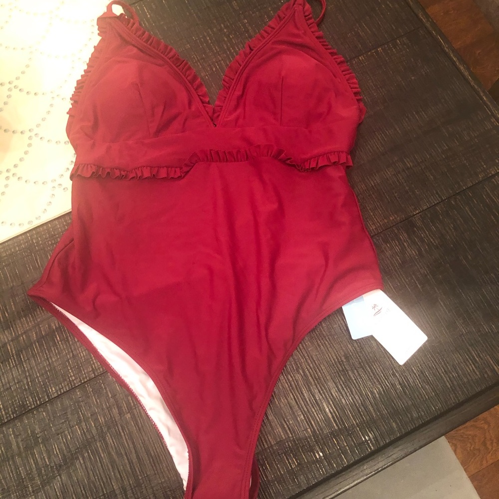 Cupshe one piece swimsuit. Large.